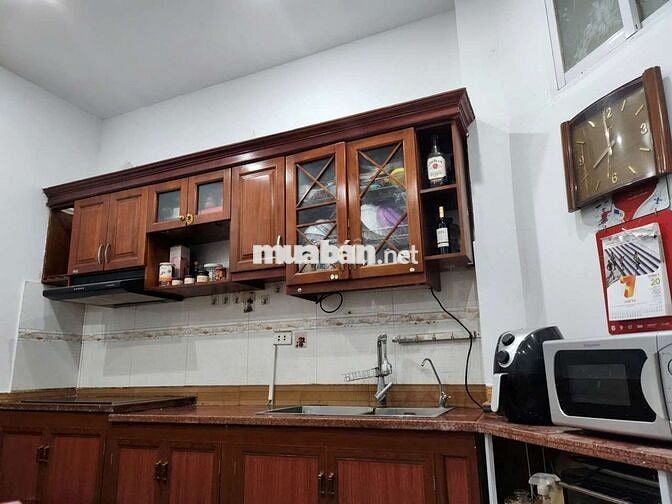 Cho thuê nhà ngọc thụy long biên 30m 4 tầng 2 ngủ đủ đồ giá 8 triệu