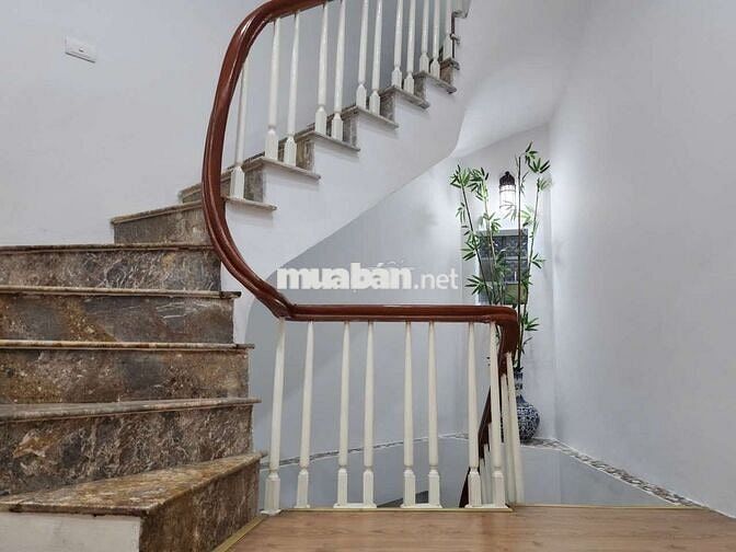 Cho thuê nhà ngọc thụy long biên 30m 4 tầng 2 ngủ đủ đồ giá 8 triệu