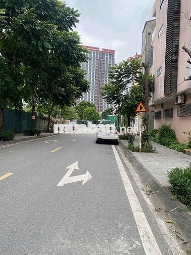 NHÀ DÂN XÂY 4 TẦNG_Ô CHỜ THANG MÁY_PHỐ NGỌC THỤY_BỒ ĐỀ_LONG BIÊN 70m2