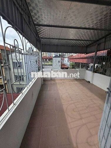 NHÀ DÂN XÂY 4 TẦNG_Ô CHỜ THANG MÁY_PHỐ NGỌC THỤY_BỒ ĐỀ_LONG BIÊN 70m2