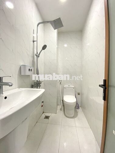 CĂN HỘ FULL NỘI THẤT TÒA NHÀ MỚI XÂY AN NINH NẰM NGAY SVĐ PHÚ THỌ