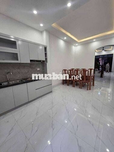 NHÀ DÂN XÂY 4 TẦNG_Ô CHỜ THANG MÁY_PHỐ NGỌC THỤY_BỒ ĐỀ_LONG BIÊN 70m2