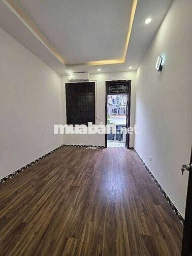 NHÀ DÂN XÂY 4 TẦNG_Ô CHỜ THANG MÁY_PHỐ NGỌC THỤY_BỒ ĐỀ_LONG BIÊN 70m2