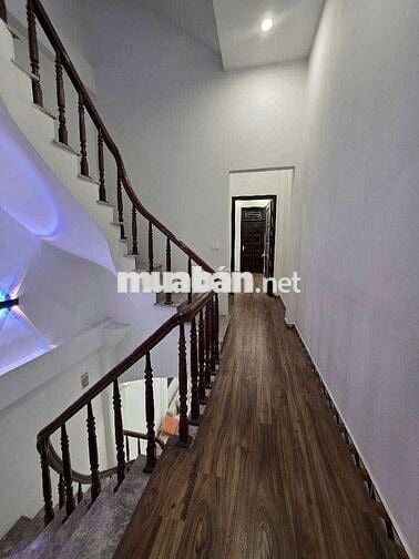 NHÀ DÂN XÂY 4 TẦNG_Ô CHỜ THANG MÁY_PHỐ NGỌC THỤY_BỒ ĐỀ_LONG BIÊN 70m2