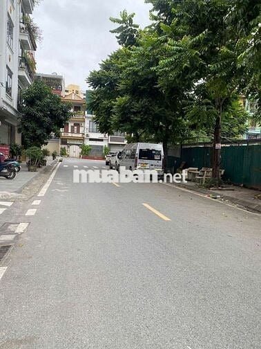 NHÀ DÂN XÂY 4 TẦNG_Ô CHỜ THANG MÁY_PHỐ NGỌC THỤY_BỒ ĐỀ_LONG BIÊN 70m2