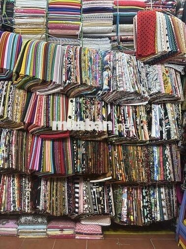 VỀ HƯU - CẦN SANG SẠP ĐÔI GÓC HÀNG VẢI - VỊ TRÍ ĐẸP -TẠI CHỢ TÂN ĐỊNH,