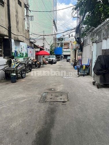 Nhà sổ hồng riêng đường Huỳnh Văn Bánh - Giá Tốt 