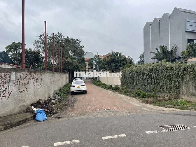 ĐẤT NGỌC THUỴ, DIỆN TÍCH RỘNG GIÁ RẼ,DT 460m2, MT 20m. Giá Chỉ 26 tỷ