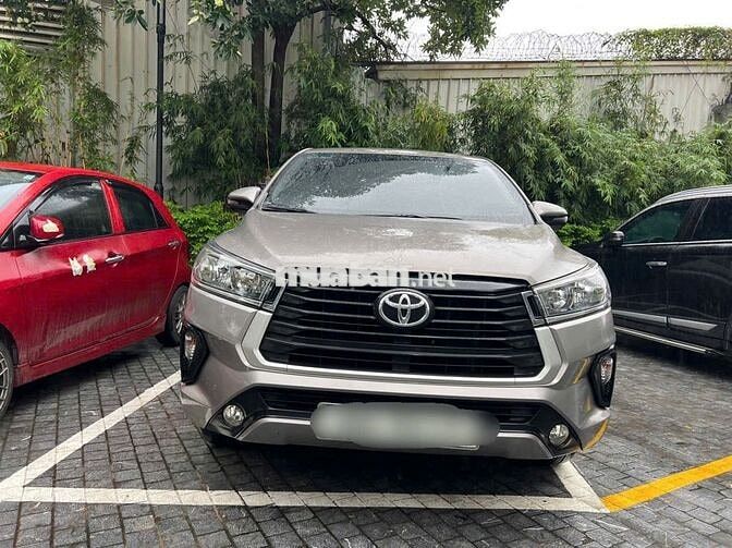 Toyota Innova 2022 E 2.0 MT - 50000 km