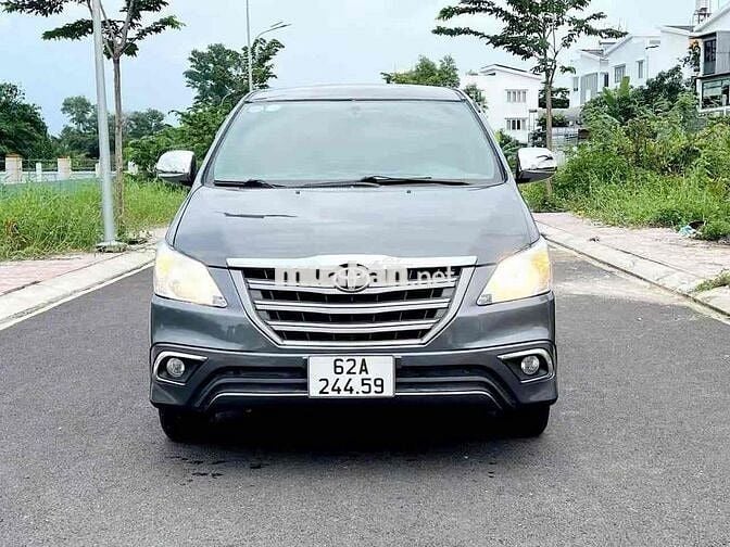 Toyota Innova 2018 2.0V - 100000 km