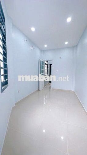 SÁT MẶT TIỀN Q4- 42m2 - 4 LẦU ĐÚC - KO QH- CHỈ 4 TỶ NHỈNH