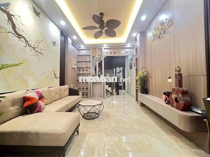 NHÀ MỚI – NỘI THẤT XỊN – VỊ TRÍ VÀNG NGUYỄN VĂN CỪ – DT 56M