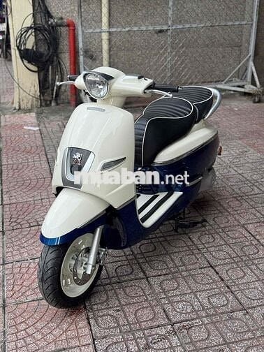 Peugeot Django 2022 like new.