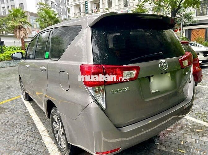 Toyota Innova 2022 E 2.0 MT - 50000 km