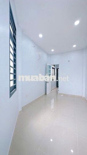 SÁT MẶT TIỀN Q4- 42m2 - 4 LẦU ĐÚC - KO QH- CHỈ 4 TỶ NHỈNH