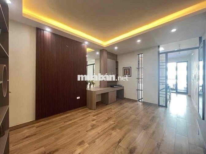 NHÀ MỚI – NỘI THẤT XỊN – VỊ TRÍ VÀNG NGUYỄN VĂN CỪ – DT 56M