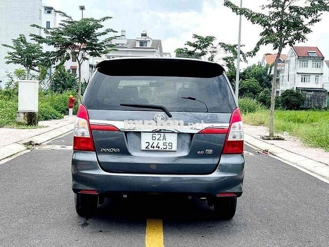 Toyota Innova 2018 2.0V - 100000 km