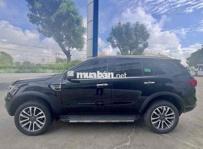 Ford Everest 4x2 Titanium 2.0 AT sx 2021