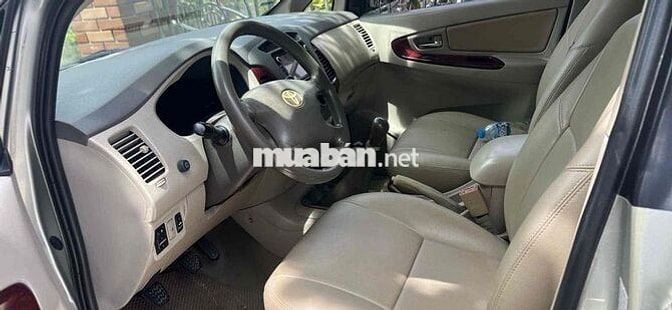 Toyota Innova 2006 G - 12435 km