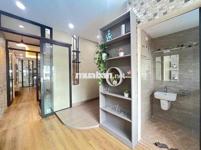 NHÀ MỚI – NỘI THẤT XỊN – VỊ TRÍ VÀNG NGUYỄN VĂN CỪ – DT 56M