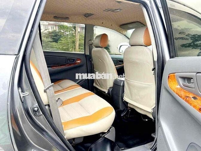 Toyota Innova 2018 2.0V - 100000 km