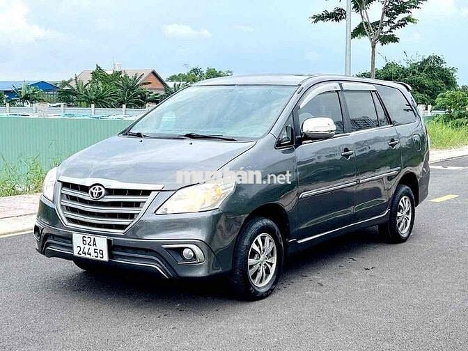 Toyota Innova 2018 2.0V - 100000 km
