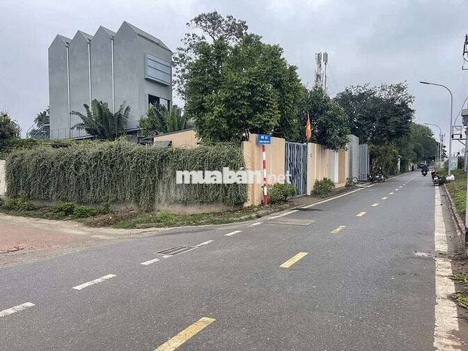 ĐẤT NGỌC THUỴ, DIỆN TÍCH RỘNG GIÁ RẼ,DT 460m2, MT 20m. Giá Chỉ 26 tỷ