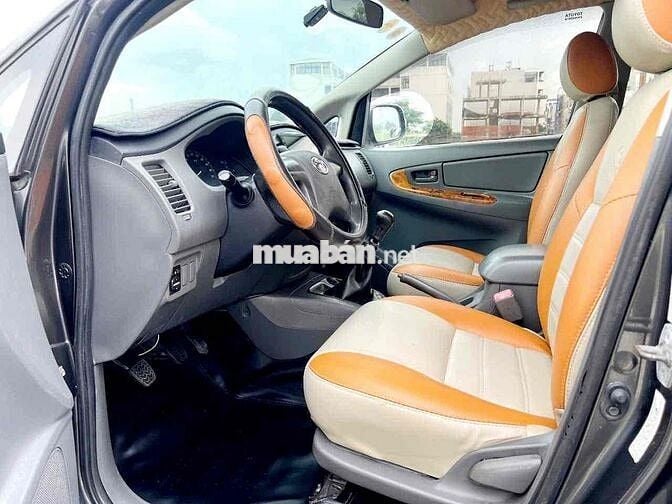 Toyota Innova 2018 2.0V - 100000 km