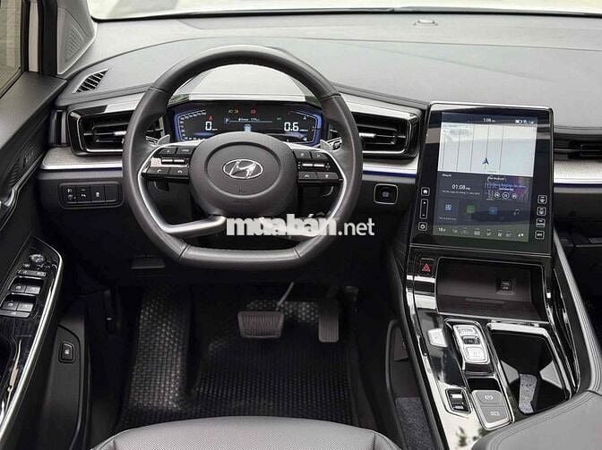 Hyundai Custin 2023 Cao Cấp 2.0T - 16.000 km