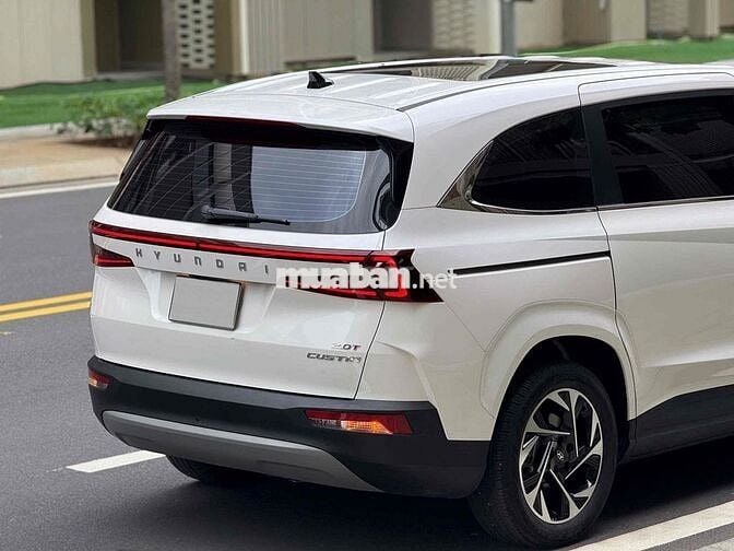 Hyundai Custin 2023 Cao Cấp 2.0T - 16.000 km