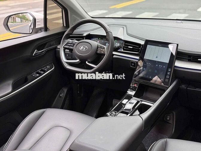 Hyundai Custin 2023 Cao Cấp 2.0T - 16.000 km