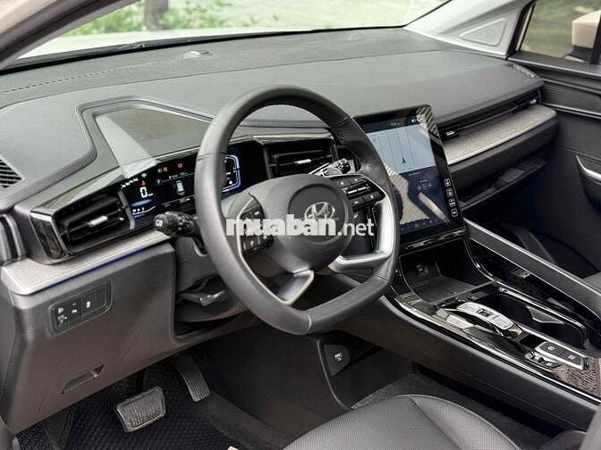 Hyundai Custin 2023 Cao Cấp 2.0T - 16.000 km