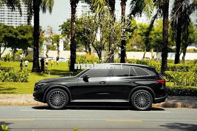 Bán GLC300  4MT - All New Sx 2023 300 - 9000 miles