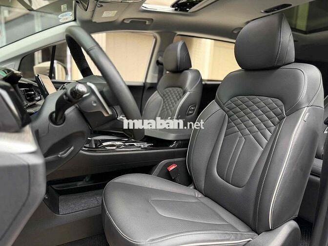 Hyundai Custin 2023 Cao Cấp 2.0T - 16.000 km