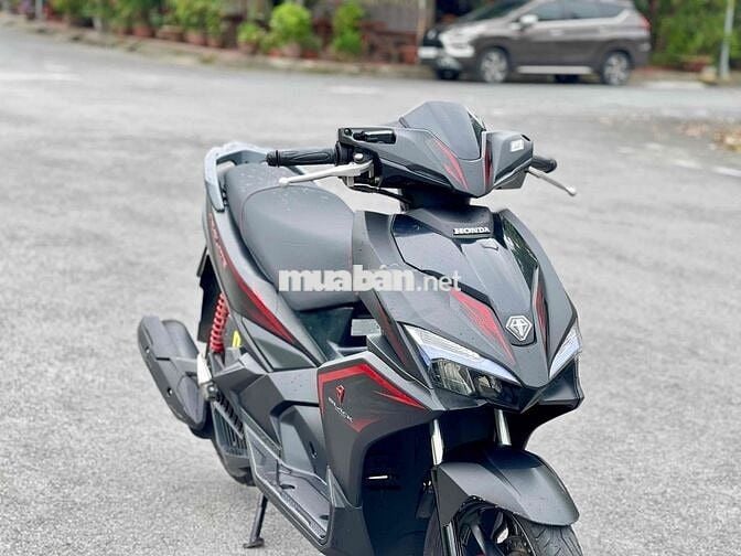 Cần bán aảiblade 2019