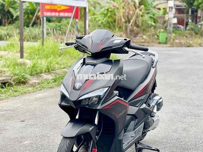 Cần bán aảiblade 2019