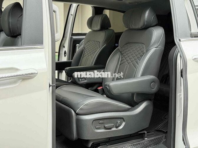 Hyundai Custin 2023 Cao Cấp 2.0T - 16.000 km