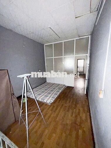 Cho thuê nhà Mặt tiền Lê Hồng Phong P1 Q10 3,2x10m 2T 18tr