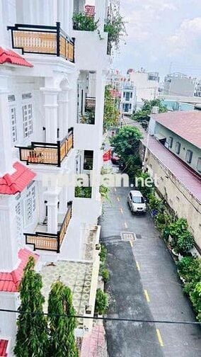 Bán gấp nhà lô góc 4 tầng đúc thật, đường Trần Thị Hè, 64m2 ngang 8m