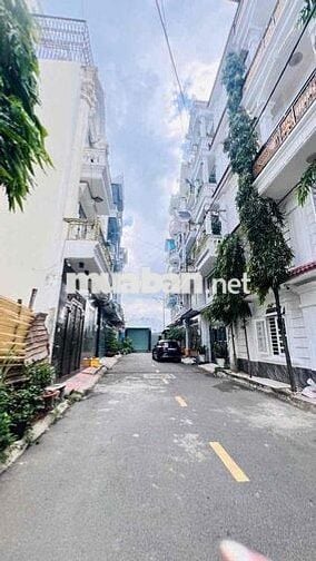 Bán gấp nhà lô góc 4 tầng đúc thật, đường Trần Thị Hè, 64m2 ngang 8m