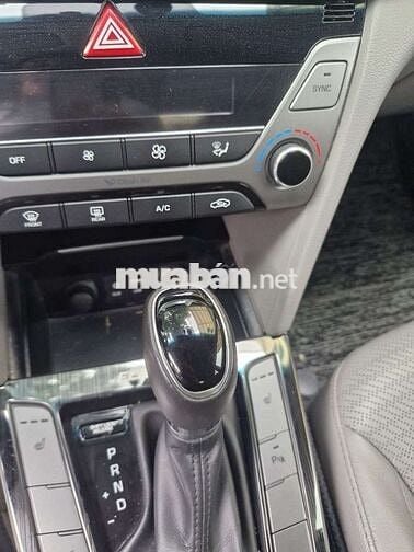 Hyundai Elantra 2016 2.0 Đen