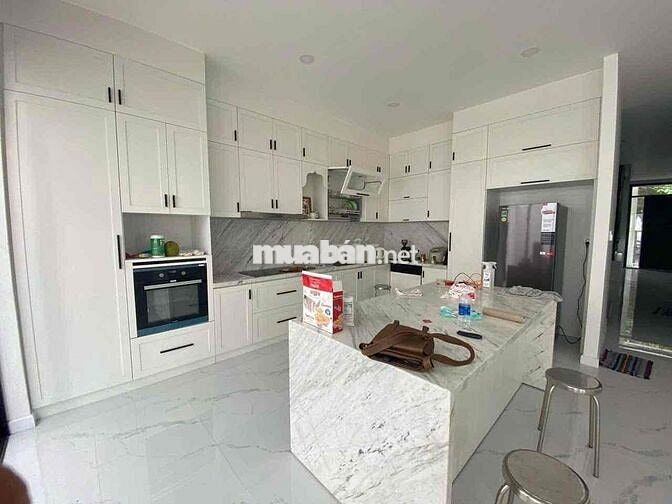 BIỆT THỰ VP KHU VỰC TRUNG TRUNG TÂM THỦ ĐỨC,NGANG 8M,GẦN HOÀNG DIỆU 2