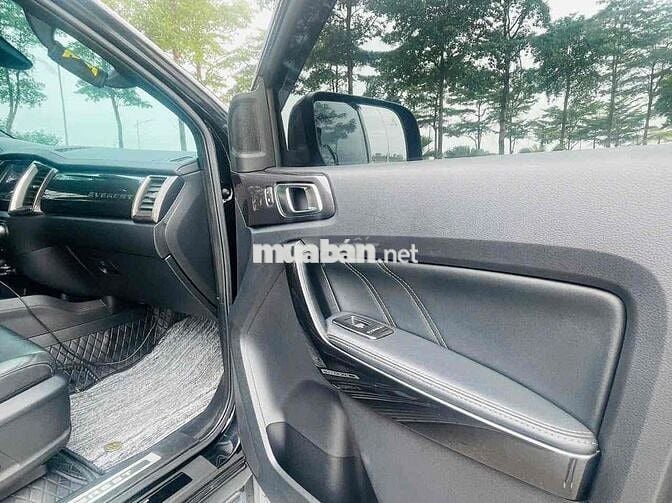 Ford Everest 2019 Titanium 4x4 AT hơn 11 vạn km!