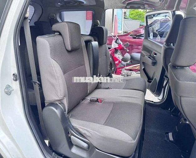 Suzuki Ertiga 2022 hybrid AT đẹp như mới