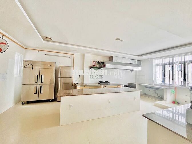 CHO THUÊ TOÀ NHÀ LỚN 1.987M2 5 TẦNG VCN PHƯỚC HẢI GIÁ 150 TRIỆU/THÁNG