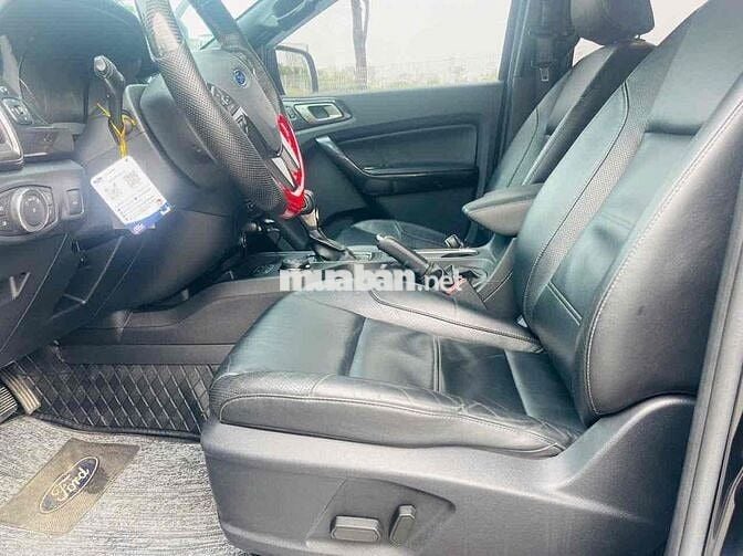 Ford Everest 2019 Titanium 4x4 AT hơn 11 vạn km!
