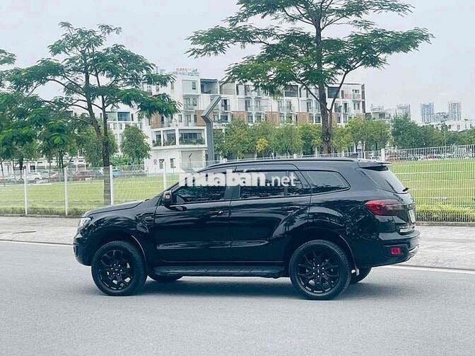 Ford Everest 2019 Titanium 4x4 AT hơn 11 vạn km!
