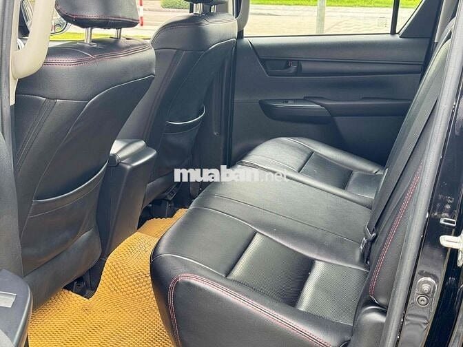 Toyota Hilux 2024 E 4x2 AT 3,4 vạn km!