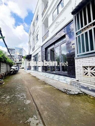 Nhà mới - Hẻm xe hơi- Cách mấy căn ra đường Phú Định - 4 tầng