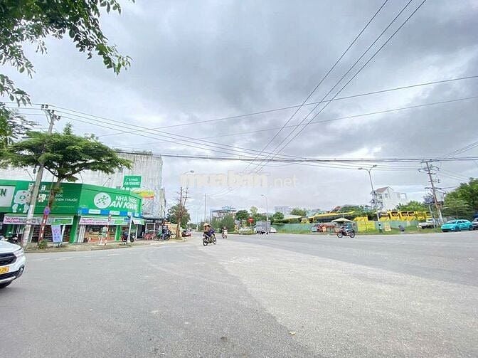 LÔ GÓC NGÃ 4 NAM TRÂN – MẶT TIỀN ĐƯỜNG LỚN 33M, ĐỐI DIỆN BẾN XE